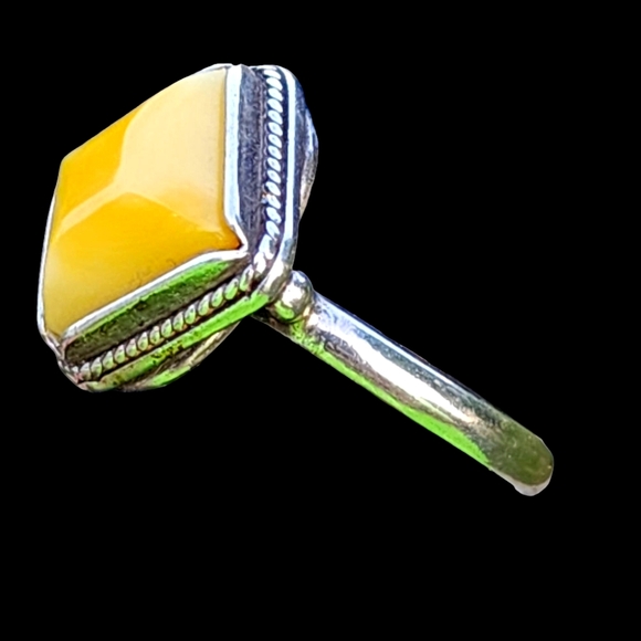 Vintage Sterling silver ring size 8.5 with butterscotch Amber type Stone… - Picture 5 of 6